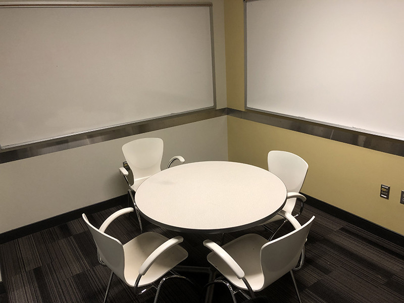Instant reservation Clough breakout room for up to 4 users
